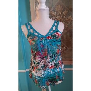 Tank top with knitted straps